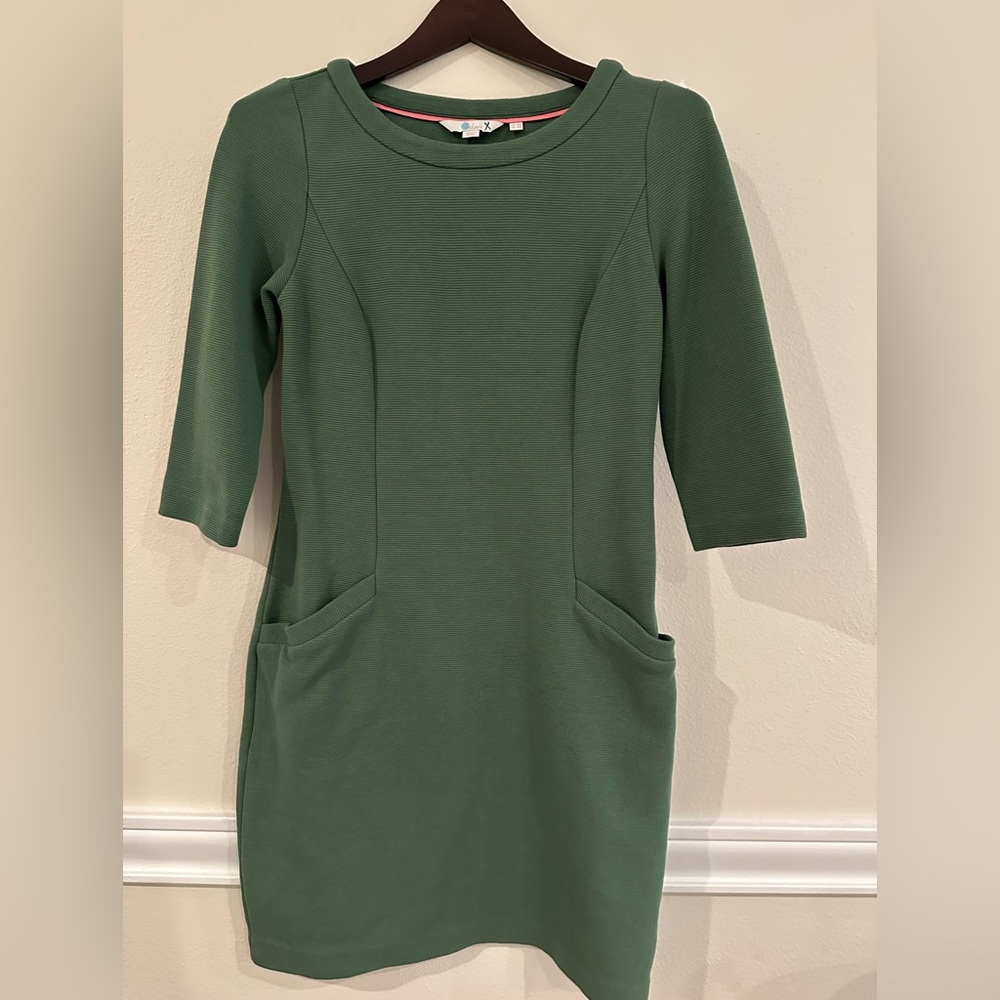 Boden Ottilie Ottoman Dress in a beautiful forest green 4R